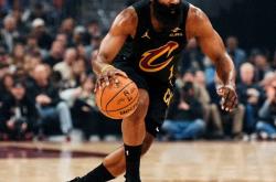 买球网 -现役巨星季后赛首秀：哈登0分，库里12分，老詹32分，一人42太狠