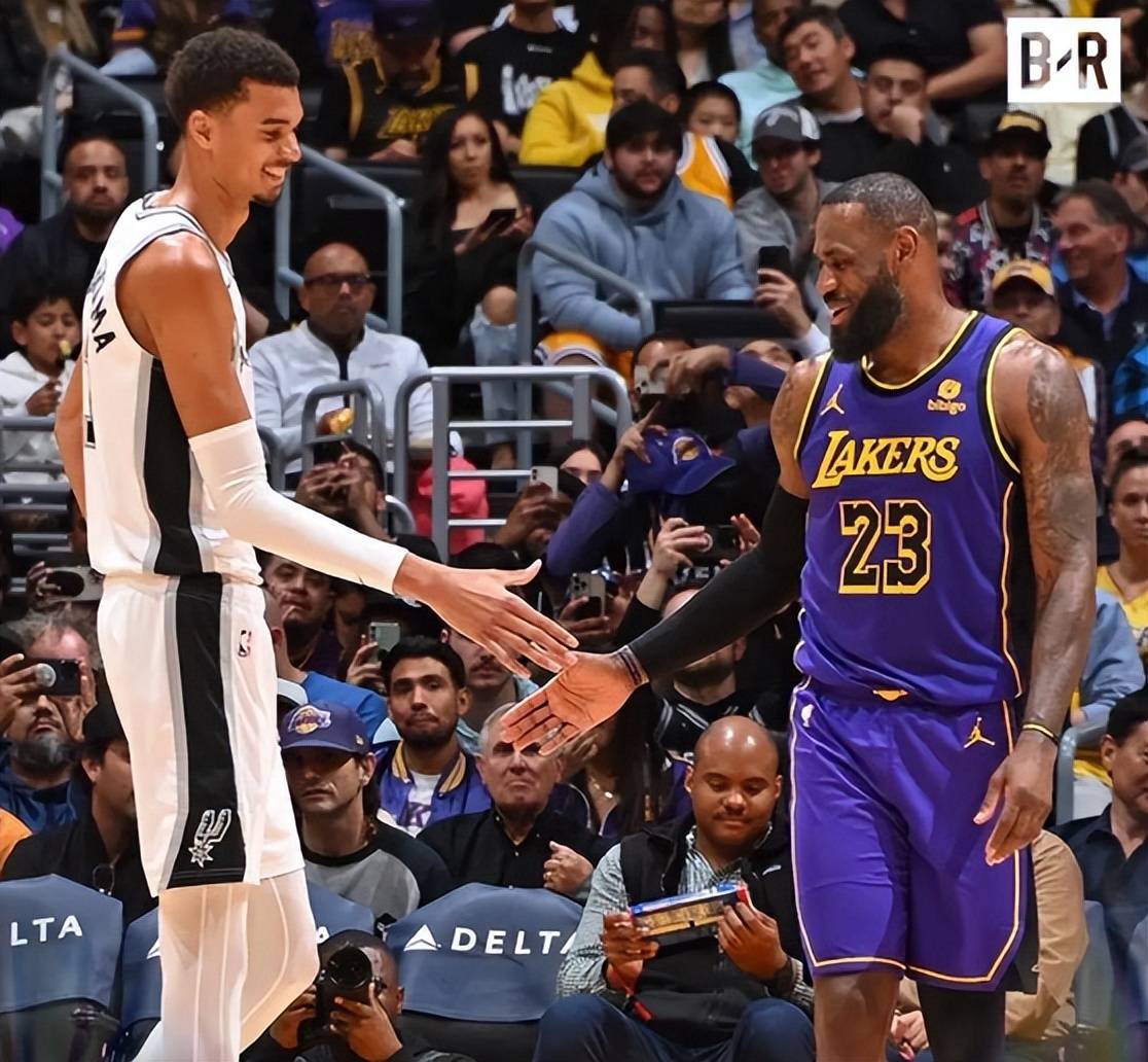 现役巨星季后赛首秀：哈登0分，库里12分，老詹32分，一人42太狠